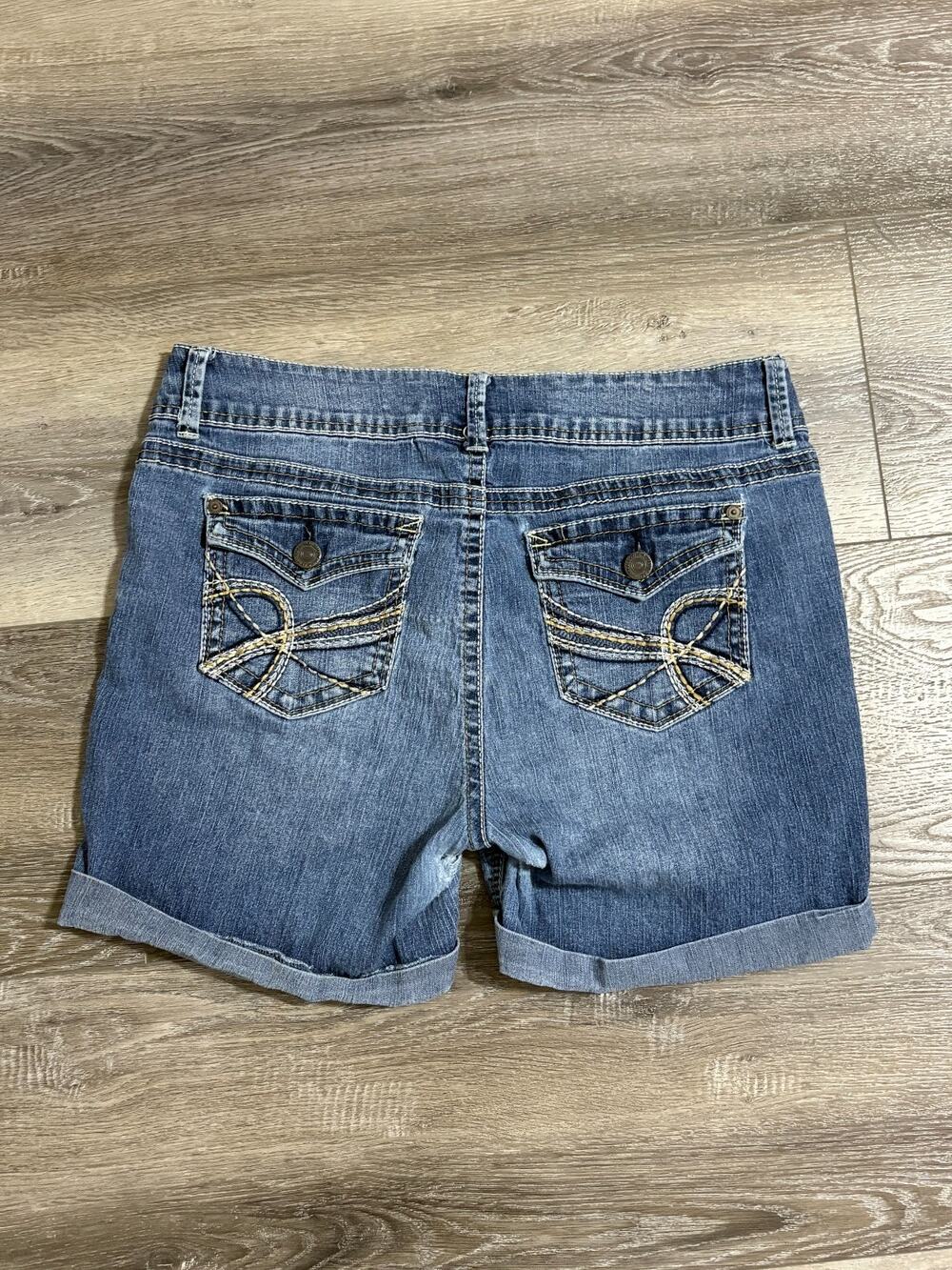 Wallflower Embroidered Short Jean Shorts Jorts Y2K Retro Casual - Women’s 13